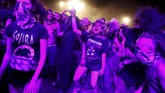 Sejak 2004, festival ini digelar di kota Kostrzyn dan Odra yang berdekatan dengan perbatasan Jerman. (REUTERS/Kacper Pempel)