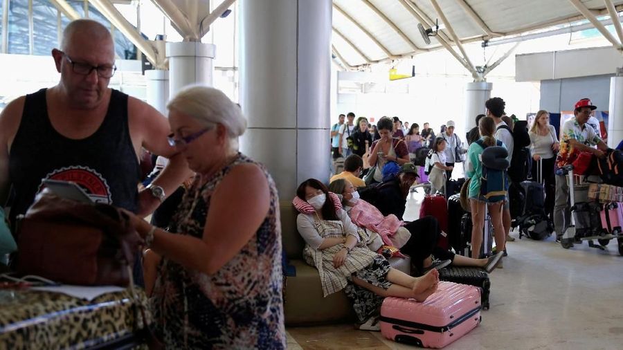 Gempa bumi yang mengguncang Lombok hari Minggu petang itu berkekuatan 7 SR dengan kedalaman sekitar 10 km yang terasa hingga ke Bali.
