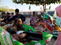 Rumah Sakit Rusak, Warga Lombok Dirawat di Tenda Darurat