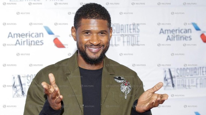Usher menjual rumah yang ia beli semasa muda, namun karena tak kunjung ada peminat, agensinya sampai turunkan harga 3 kali. 