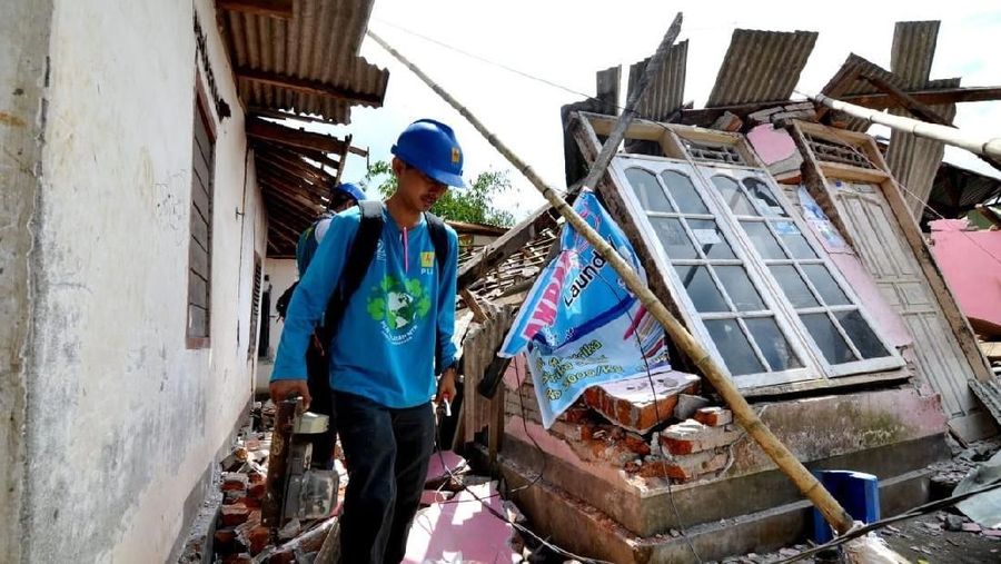 Pemerintah siap membantu dan memberikan anggaran yang dibutuhkan untuk bencana gempa yang terjadi di Lombok.