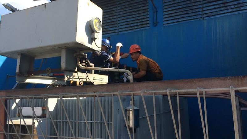 Para petugas PLN yang bersiaga juga tetap mengantisipasi dampak gempa yang terjadi sehingga pemantauan di beberapa titik dilakukan secara remote.