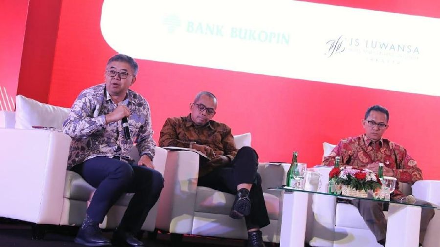 Marketplace banyak jual barang impor buat transaksi berjalan terus defisit.