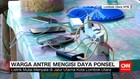 Pasca Gempa, Warga Antre Charge HP