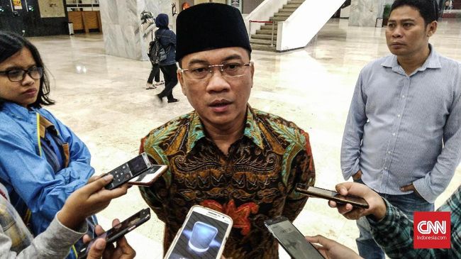 DPR Panggil Menag Pekan Depan soal Larangan Cadar