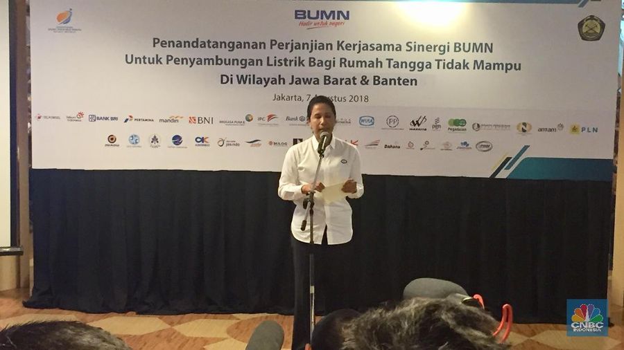 Menteri Rini pusing BUMN sering disebut sebagai biang kerok pelemahan rupiah, dan meminta pelat merah mulai ekspansi pasar internasional.