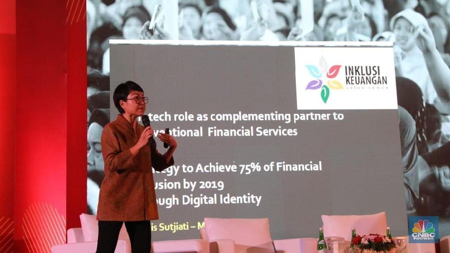 Pemerintah menargetkan inklusi keuangan mencapai 75% dari seluruh penduduk di Indonesia pada akhir 2019.