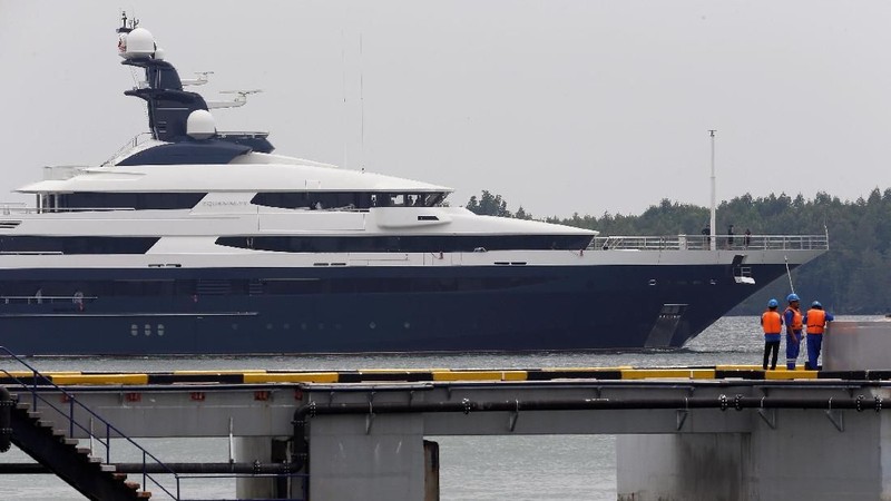 Kapal Pesiar Equanimity yang bernilai $250 juta (Rp3,5 triliun) disita Kepolisian Indonesia saat berada di perairan Bali pada bulan Februari 2018 lalu.