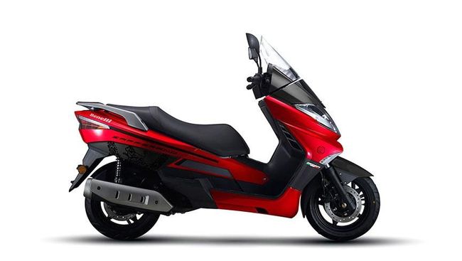 Pertarungan Nmax dan PCX Sudah Makan Korban