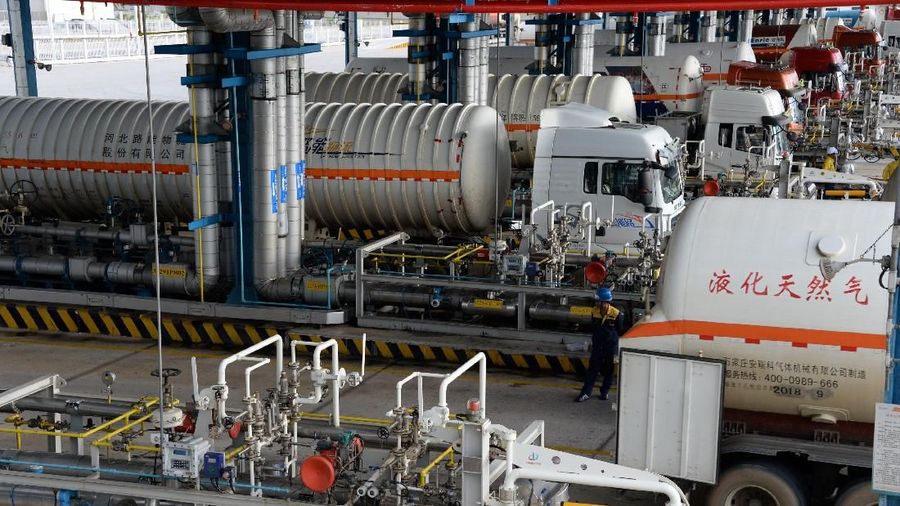 Aktivitas manufaktur China tumbuh dengan laju terlambat dalam setahun lebih di bulan Agustus.