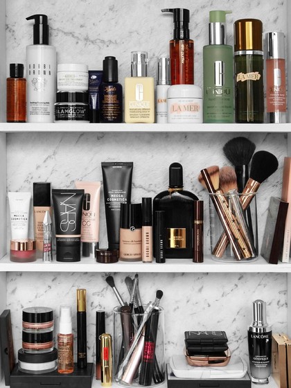 Tren Beli Botol Parfum Kosong Brand High-End demi Foto Mewah di Instagram Tren Beli Botol Parfum Kosong Brand High-End demi Foto Mewah di Instagram