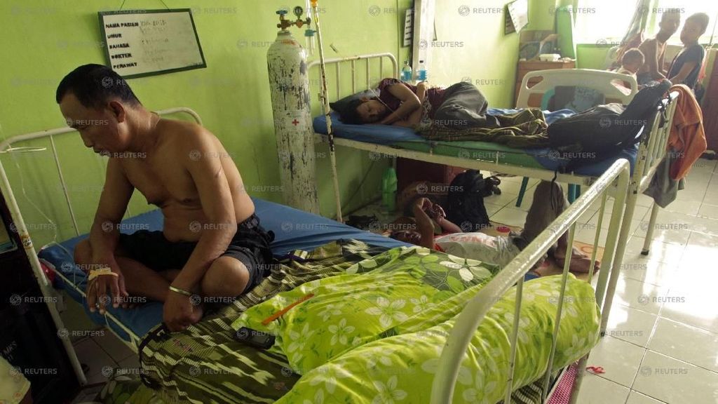 Ilustrasi menjenguk orang sakit di rumah sakit