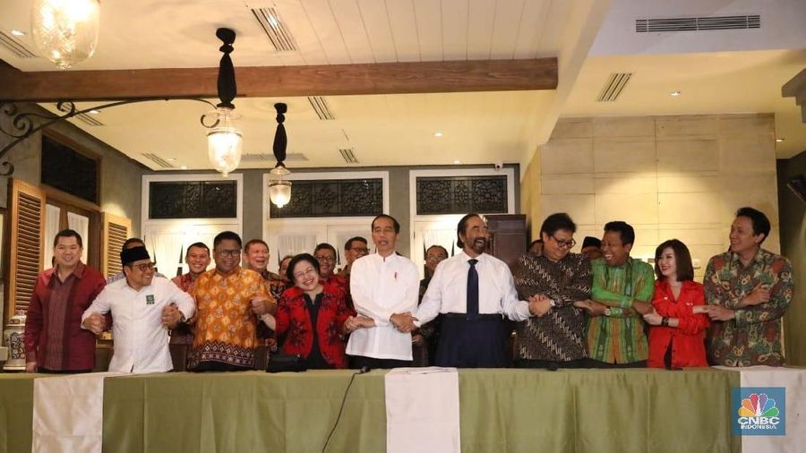 Di bawah tangan dingin Ma'ruf Amin, perekonomian Indonesia khususnya ekonomi syariah bisa semakin menggeliat.