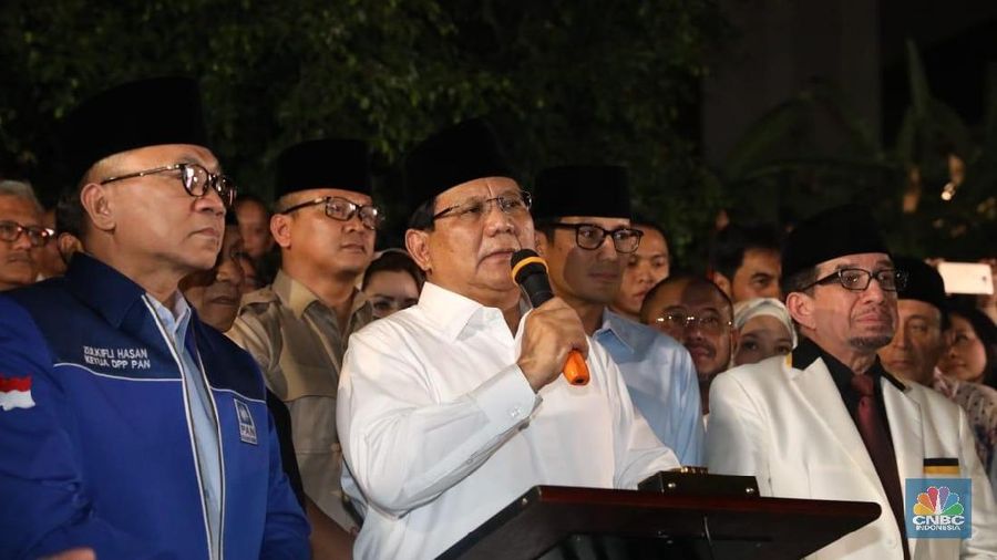 Prabowo menggandeng Sandiaga Uno sebagai Calon Wakil Presiden (Cawapres).