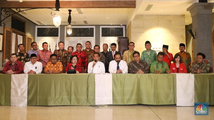 Oposisi yang merapat, berdasarkan pengalaman-pengalaman terdahulu, akan selalu diikuti dengan pembagian jatah kursi menteri.