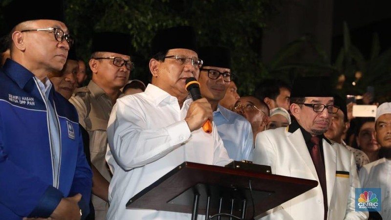 Prabowo menggandeng Sandiaga Uno sebagai Calon Wakil Presiden (Cawapres).