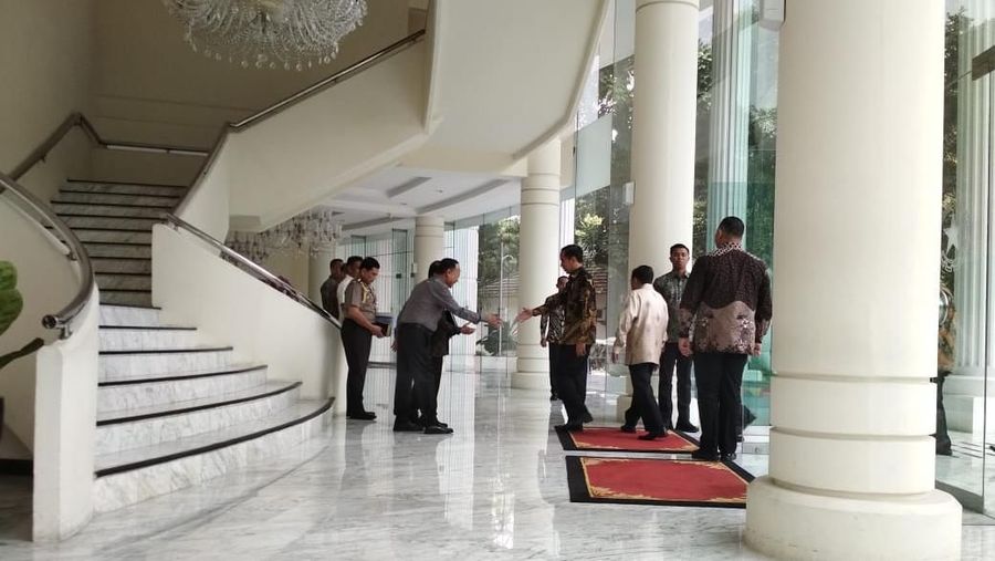 Presiden Joko Widodo (Jokowi) tiba-tiba datang ke Kantor Wapres Jusuf Kalla (JK).