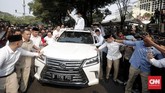 Calon Presiden Prabowo Subianto di kantor Komisi Pemilihan Umum (KPU), Jakarta, Jumat, (10/8). Pasangan Prabowo Subianto dan Sandiaga Uno resmi mendaftar sebagai bakal pasangan calon presiden dan wakil presiden untuk Pilpres 2019. (CNNIndonesia/Safir Makki)