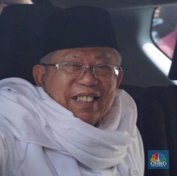 Ma'ruf Amin Belum Mau Mundur dari OJK dan 4 Bank Syariah