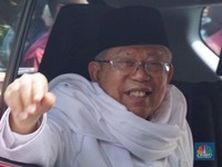 Ma'ruf Amin Belum Mau Mundur dari OJK dan 4 Bank Syariah