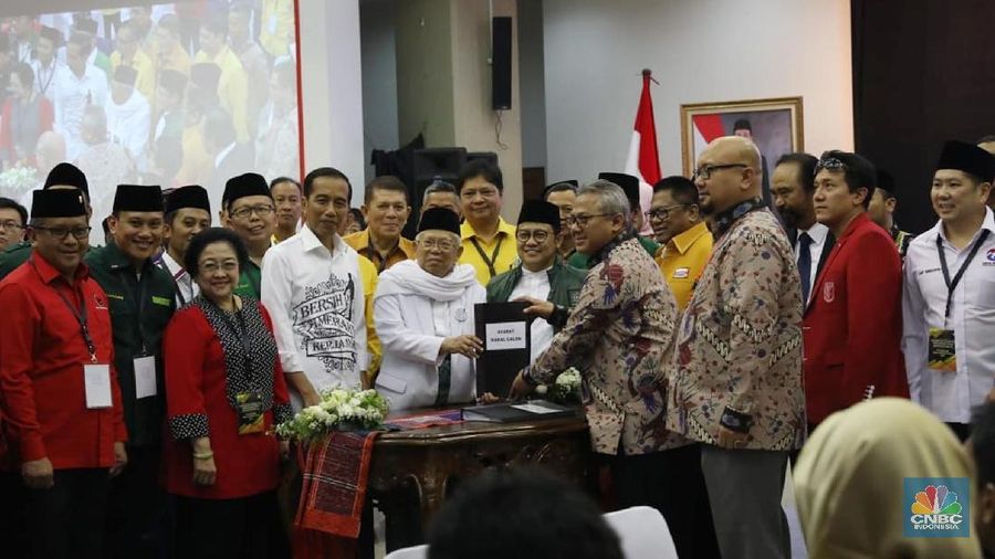 Ma'ruf adalah tokoh yang mengeluarkan pernyataan yang menyebut sahabat Jokowi, Basuki Tjahaja Purnama atau Ahok, seorang penista agama.