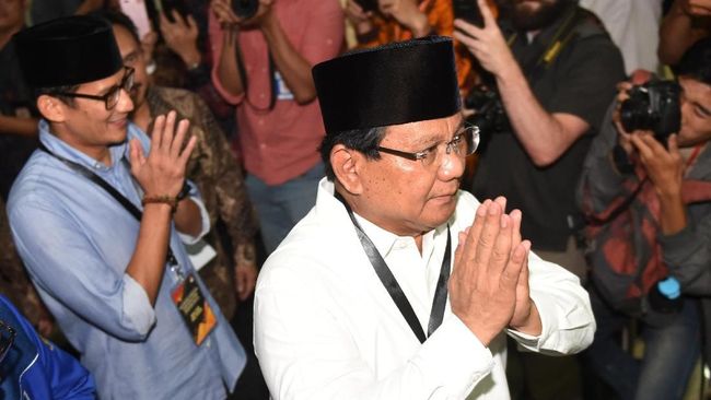 Ambil Nomor Urut, Prabowo-Sandi Jalan Kaki ke KPU