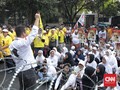 Antusiasme Rombongan Berpeci Kawal Jokowi-Ma'ruf Amin
