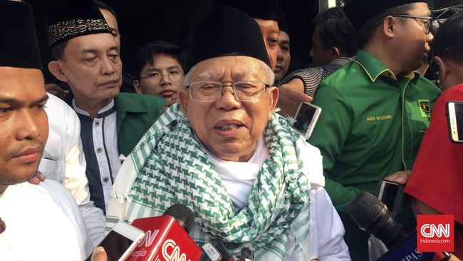 Ma'ruf Sebut Zamzam Berlabel #2019GantiPresiden Berlebihan