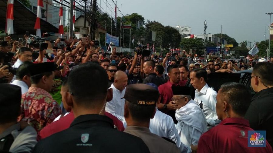 Jokowi-Ma'ruf akan mendaftar di KPU hari ini sebagai pasangan capres-cawapres.