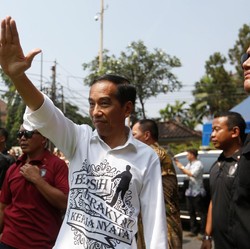 Beda Gaya Jokowi dan Prabowo Saat Daftar Capres ke KPU