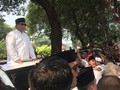 VIDEO: Konser Mini Ganti Presiden Iringi Prabowo ke KPU