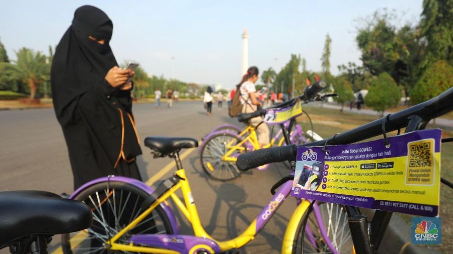 Untuk menikmati fasilitas ini pengunjung harus mengunduh aplikasi dari ponsel pintar.