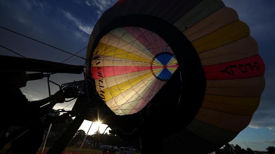 Perayaan 40 tahun Bristol International Balloon Fiesta dirayakan secara istimewa.