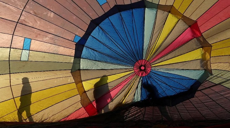 Perayaan 40 tahun Bristol International Balloon Fiesta dirayakan secara istimewa.