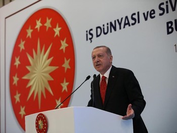 Lira Rontok, Erdogan Bersumpah Tak Akan Mundur Lawan Trump