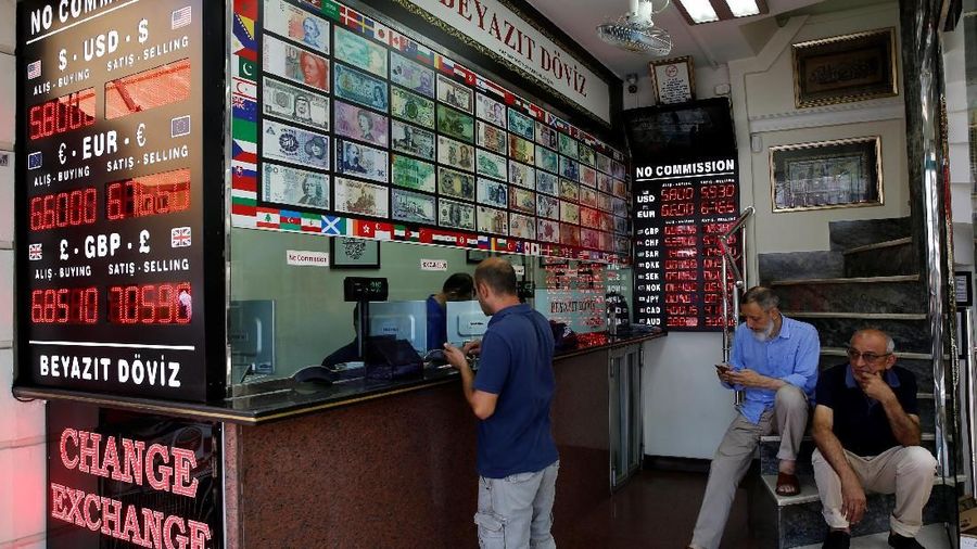 Bank-bank Eropa yang paling terdampak oleh Turki, melalui anak perusahaan atau investasi ekuitas, adalah BBVA, UniCredit, BNP Paribas, ING, dan HSBC.