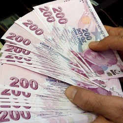 Pejabat Bank Sentral Diisukan Mundur, Lira Turki Anjlok Lagi