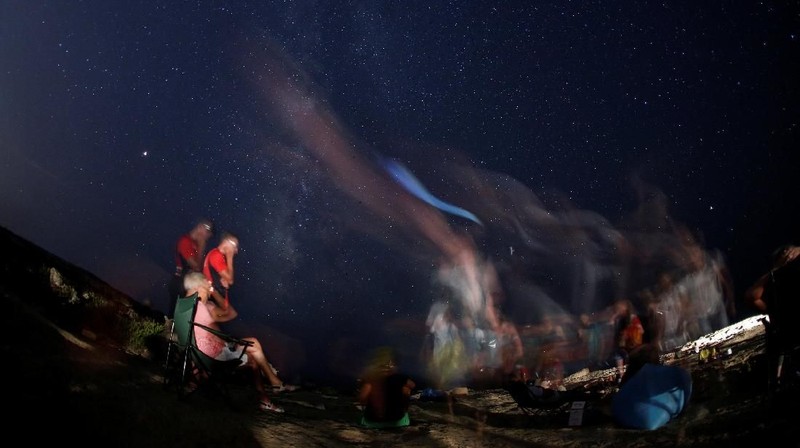 Hujan meteor ini adalah hujan meteor Perseids yang terjadi pada Agustus.