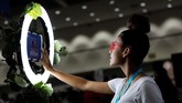 KCON tahun ini bukan hanya menyuguhkan apa pun tentang hallyu. Acara itu juga membumbungkan harapan para seniman berdarah Korea untuk sukses di Amerika Serikat. (REUTERS/Mike Blake)