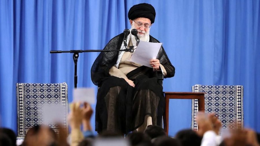 Khamenei memastikan tidak akan tinggal diam dan melakukan serangan balasan terhadap negeri Paman Sam.