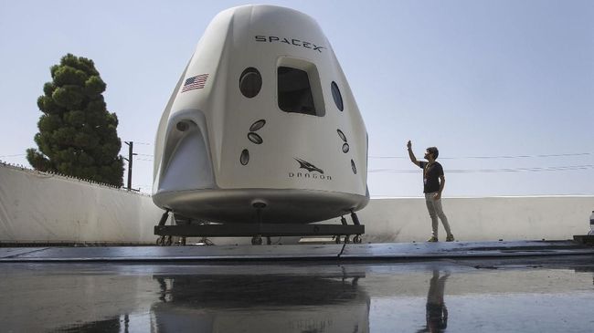 NASA Izinkan SpaceX Uji Terbang Crew Dragon ke ISS Maret