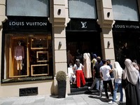 Rogoh Rp 46 T, Louis Vuitton Rambah Bisnis Hotel Mewah