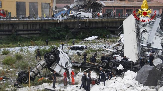Setidaknya 10 Tewas akibat Jembatan Tol Roboh di Genoa