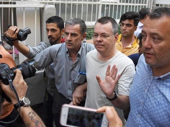 Pengadilan Turki Tolak Bebaskan Pastor AS Andrew Brunson