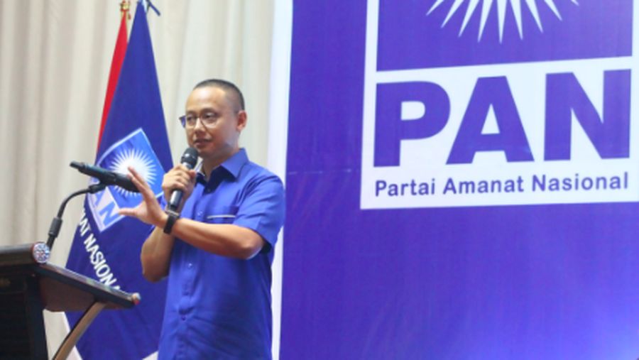 Presiden Joko Widodo kemungkinan melakukan reshuffle di jajaran menteri Kabinet Kerja dalam waktu dekat.