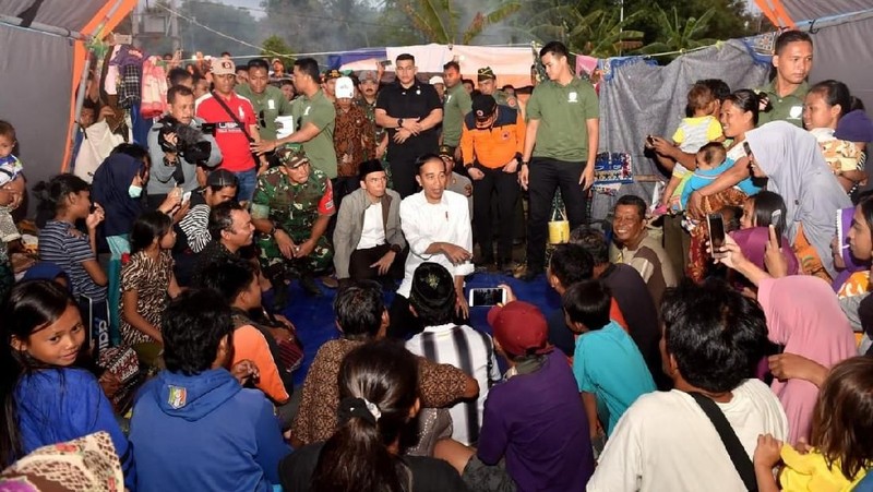 Lombok Utara merupakan daerah yang paling terdampak bencana oleh karena dekat dengan pusat gempa.