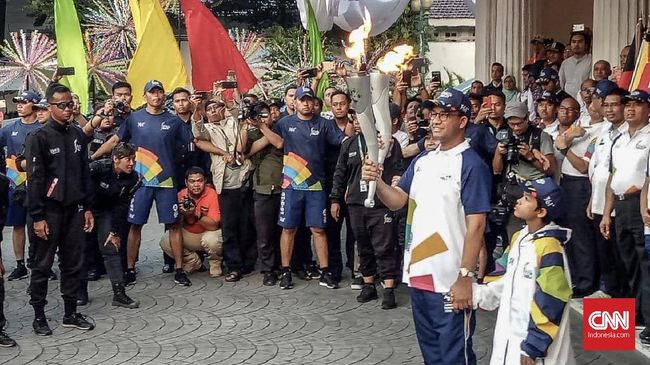 Anies Baswedan Lari Pagi bersama Obor Asian Games