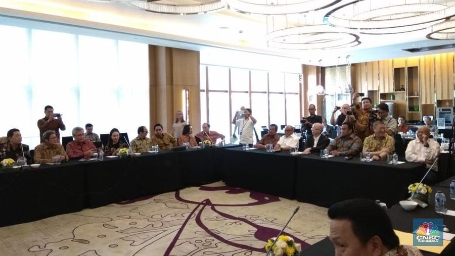 Pengusaha kelas kakap berkumpul membahas permintaan Presiden Joko Widodo soal penguatan rupiah.