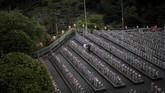 Masing-masing adalah simbol bagi mereka, para anak yang meninggal di usia muda, baik karena penyakit, keguguran maupun aborsi. (AFP PHOTO / Behrouz MEHRI)