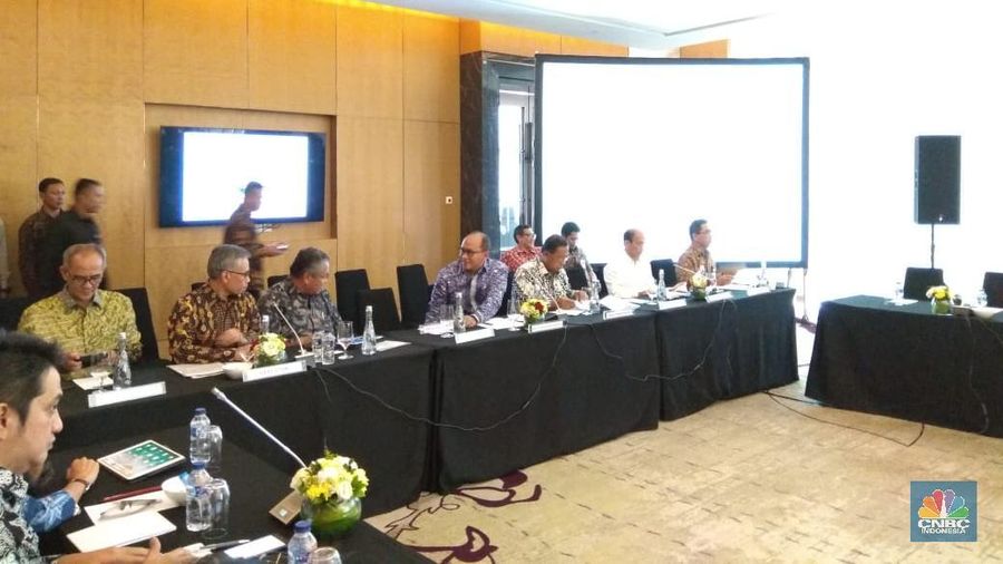 Pemerintah memilih membangun pengertian dengan pengusaha agar DHE masuk dan ditukar rupiah ketimbang mengubah UU lalu lintas devisa.